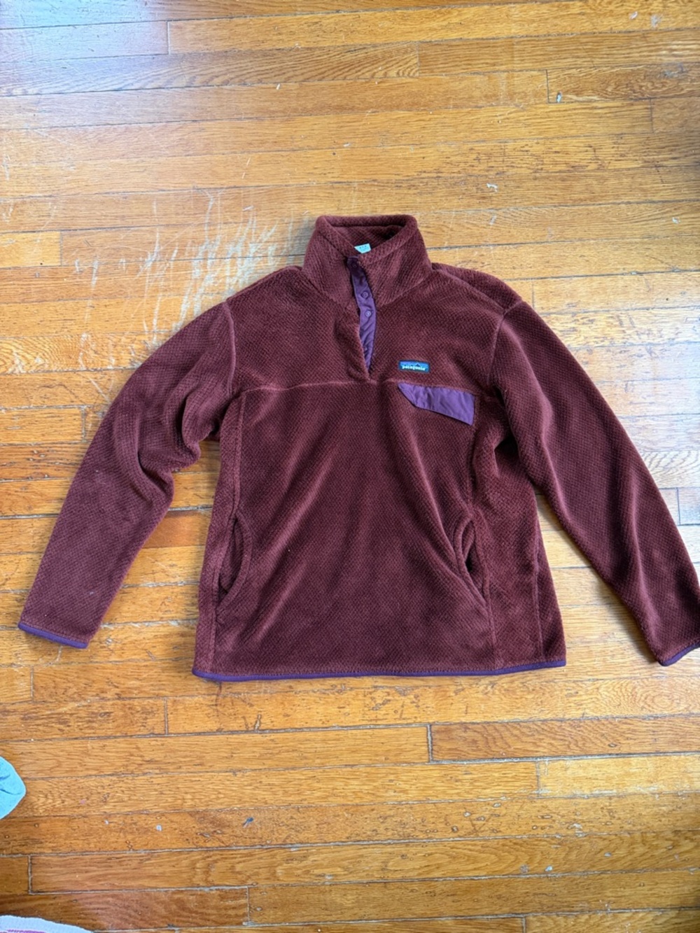 Patagonia Women’s Burgundy Pullover Fleece with Chest Pocket